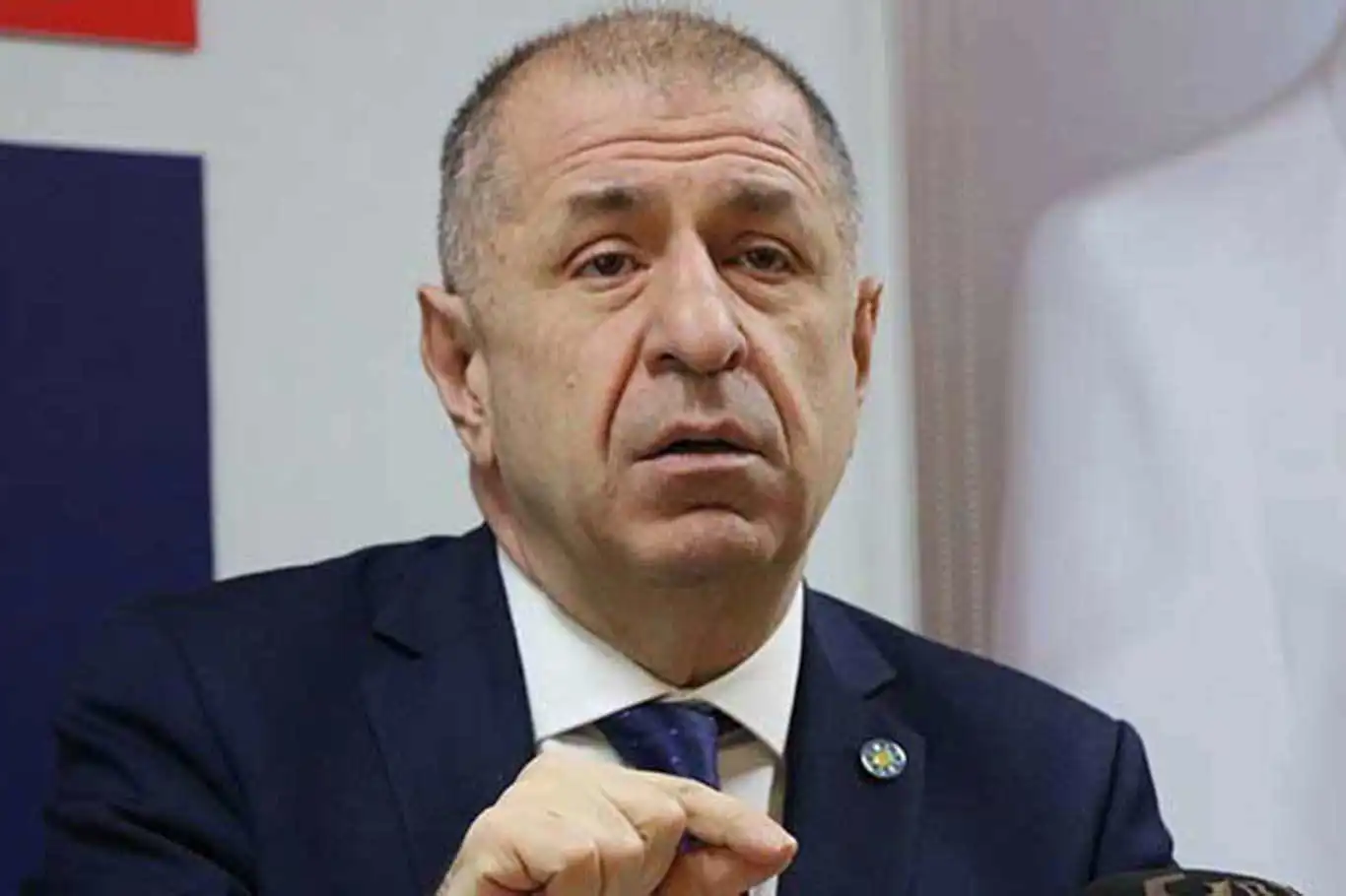 Ümit Özdağ'ın yargılandığı dava 10 Eylül'e ertelendi Ümit Özdağ'ın yargılandığı dava 10 Eylül'e ertelendi