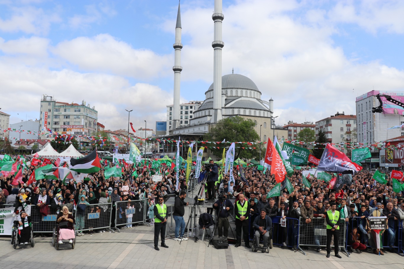 İstanbullular: Ümmetin kurtuluşu, Peygamberimizin izinden gitmekle mümkündür