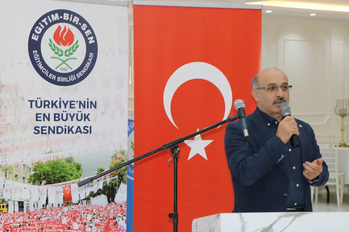Mustafa Sarıgeçili: Anayasa değişsin aile korunsun Mustafa Sarıgeçili: Anayasa değişsin aile korunsun