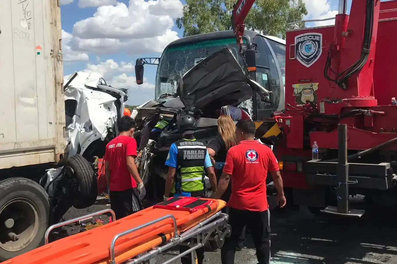 رووداوێکی هاتوچۆ لە فلیپین: ١٢ کوژراو و ٣٠ بریندار رووداوێکی هاتوچۆ لە فلیپین: ١٢ کوژراو و ٣٠ بریندار