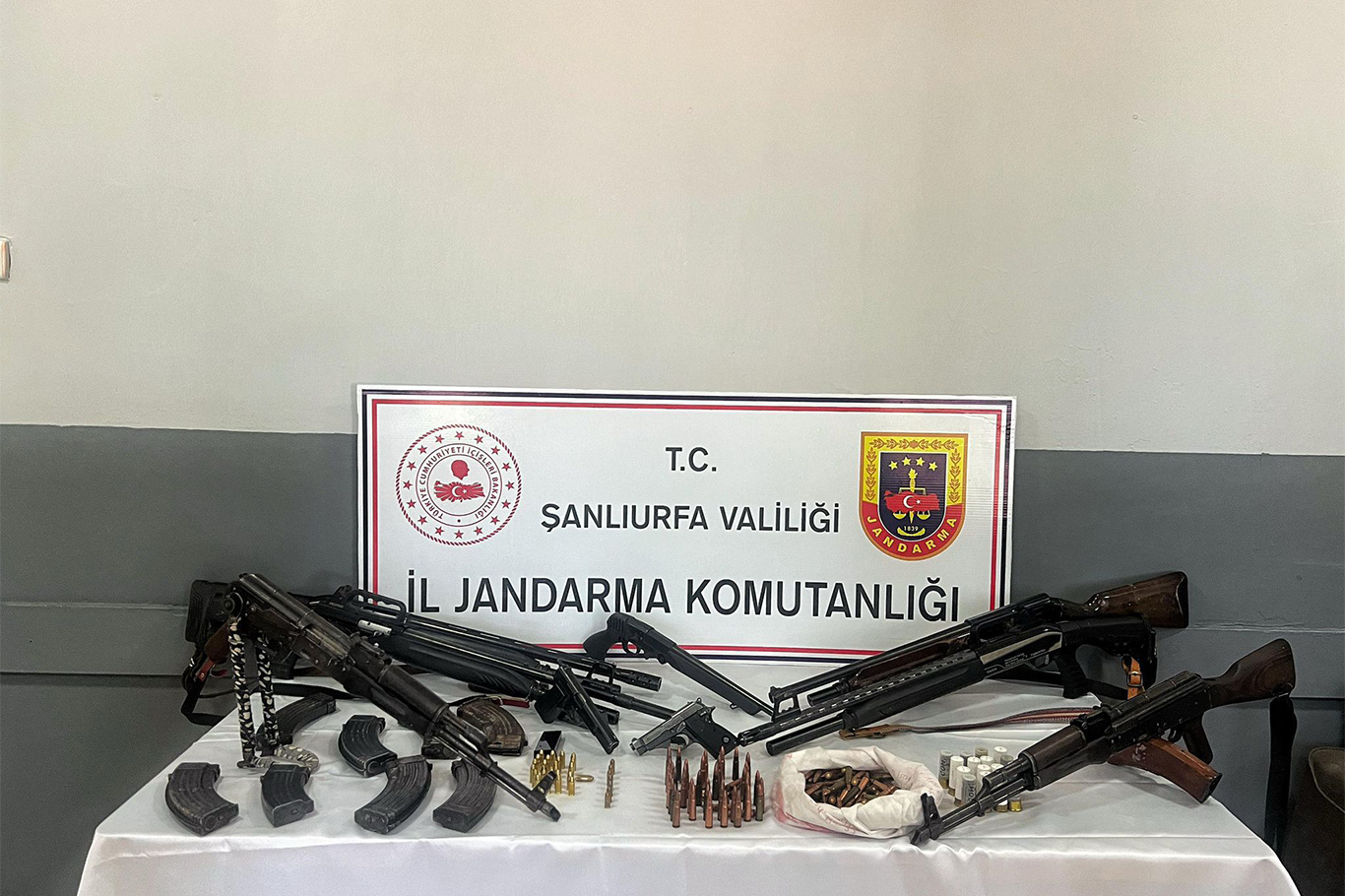 Şanlıurfa’da silah kaçakçılığı operasyonu Şanlıurfa’da silah kaçakçılığı operasyonu
