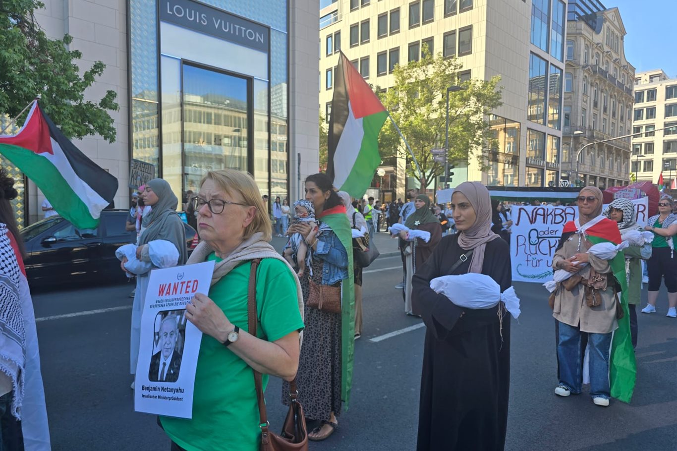 Frankfurt'ta Gazze’ye destek gösterisi düzenlendi Frankfurt'ta Gazze’ye destek gösterisi düzenlendi