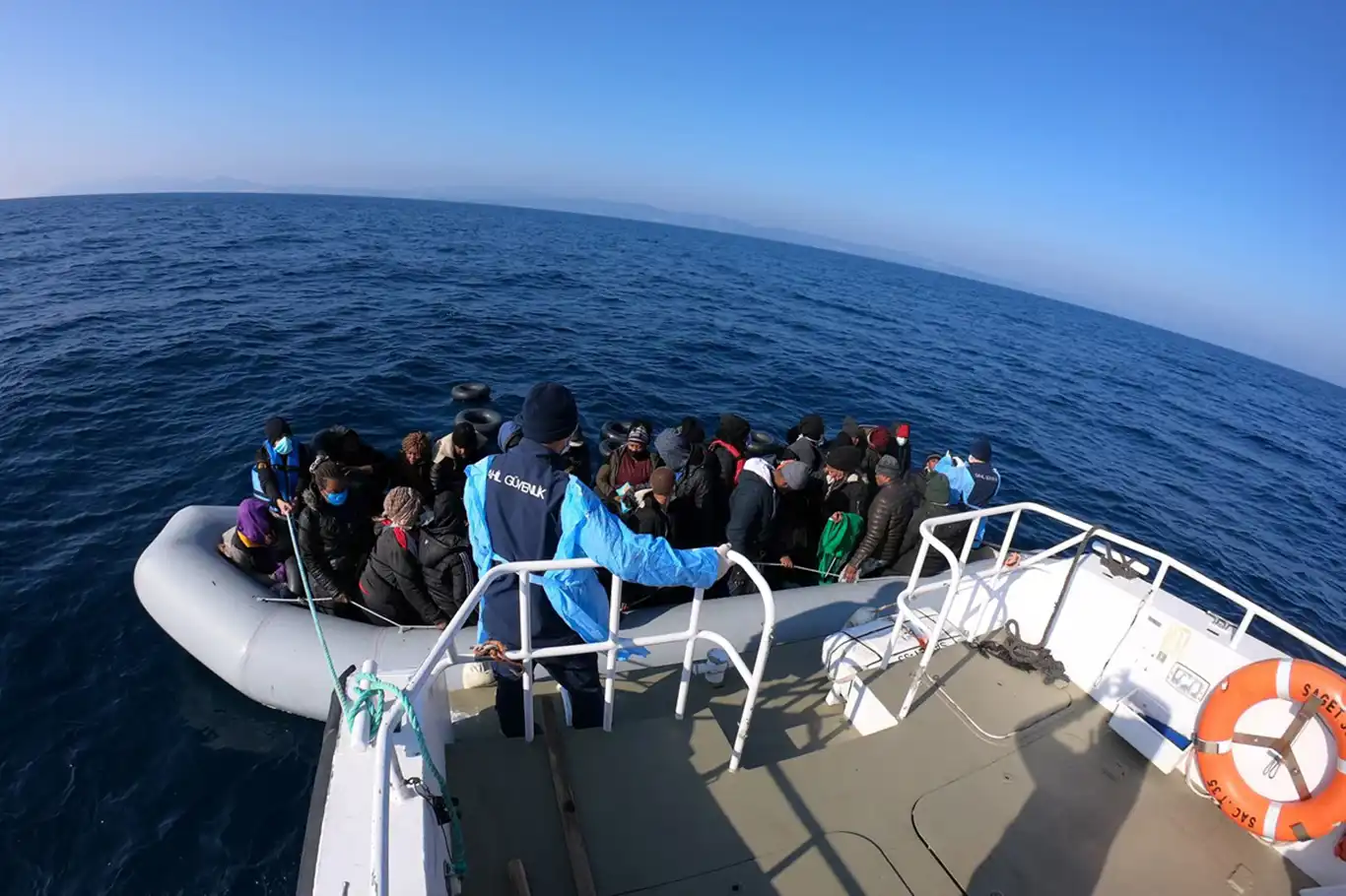 Muğla açıklarında 36 düzensiz göçmen yakalandı Muğla açıklarında 36 düzensiz göçmen yakalandı