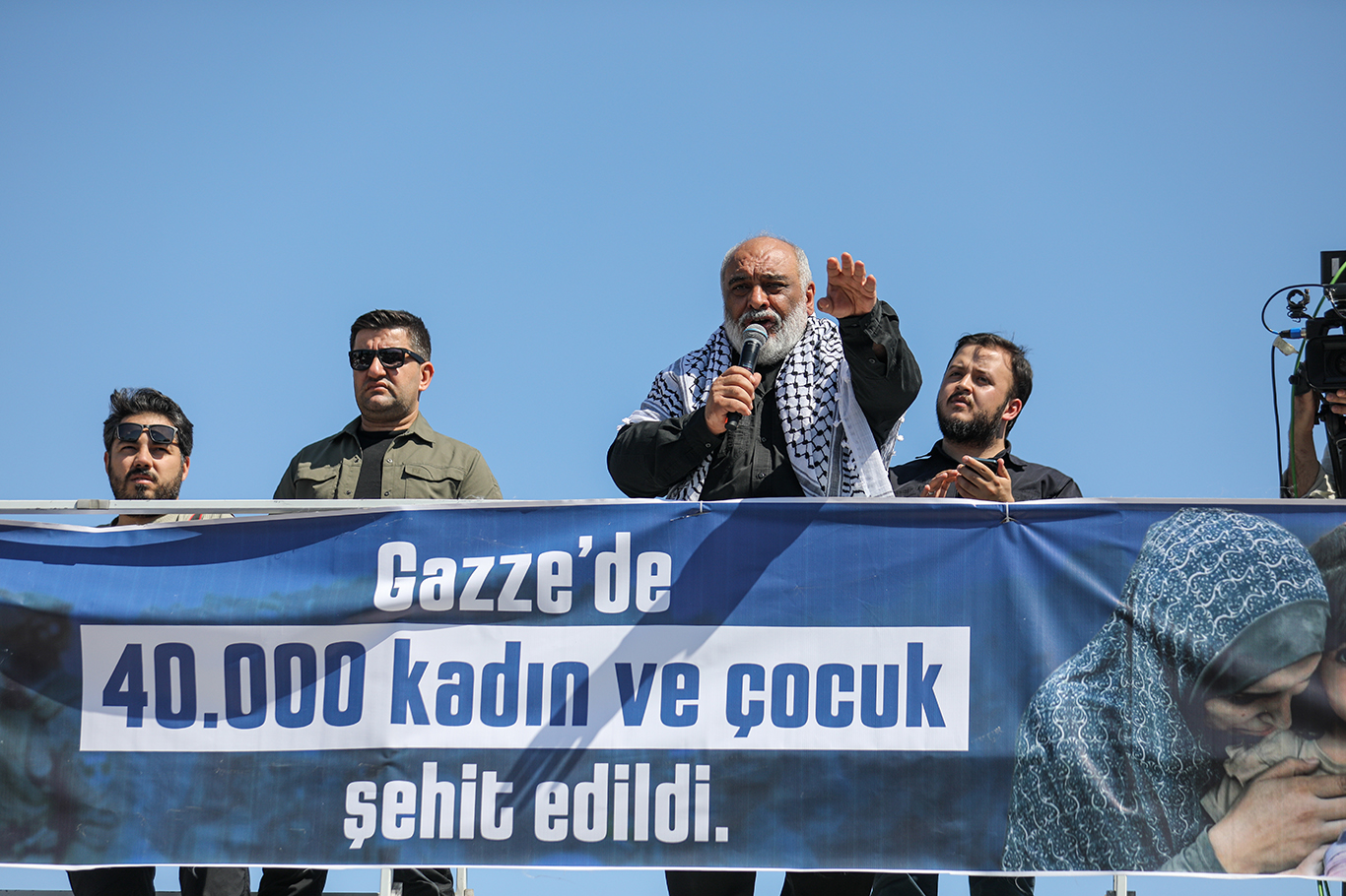 İstanbul Gazze'deki soykırıma tepki için yürüdü İstanbul Gazze'deki soykırıma tepki için yürüdü