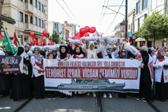 İstanbul Gazze'deki soykırıma tepki için yürüdü