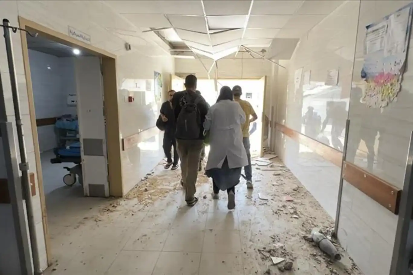 Gazze’de doktor ve hemşireler aç karna çalışıyor Gazze’de doktor ve hemşireler aç karna çalışıyor