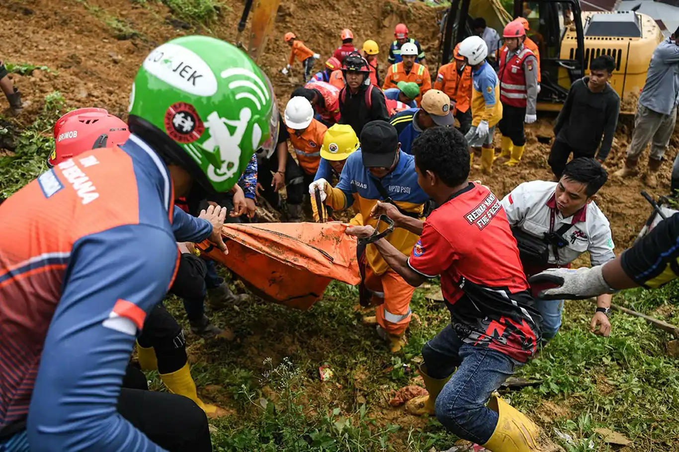 Endonezya'da heyelan: 4 ölü Endonezya'da heyelan: 4 ölü