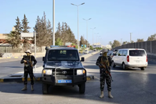 Clashes erupt in Tripoli as authorities urge residents to stay indoors