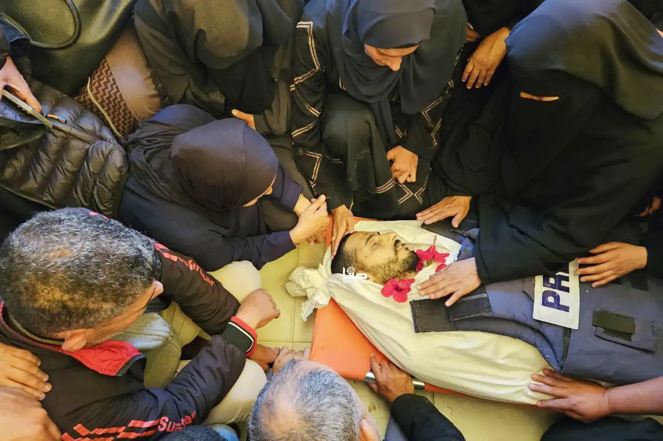 Hamas condemns killing of journalist Hasan Eslih as targeted attack on press freedom Hamas condemns killing of journalist Hasan Eslih as targeted attack on press freedom