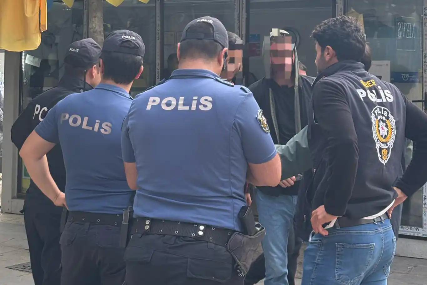 Adıyaman'da araması bulunan onlarca kişi yakalandı Adıyaman'da araması bulunan onlarca kişi yakalandı