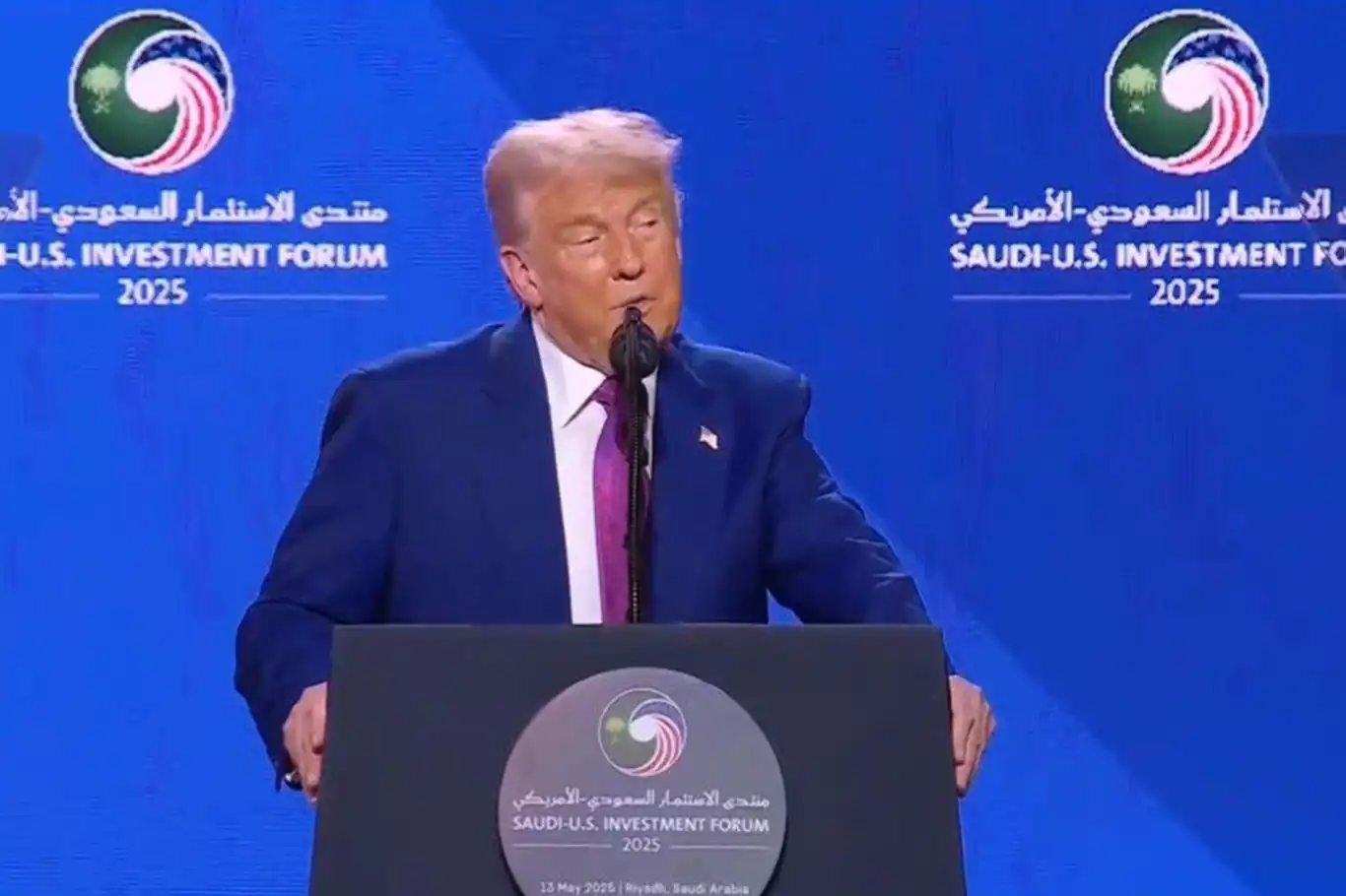 Trump, ABD’nin Suriye’ye yönelik tüm yaptırımları kaldıracağını söyledi Trump, ABD’nin Suriye’ye yönelik tüm yaptırımları kaldıracağını söyledi