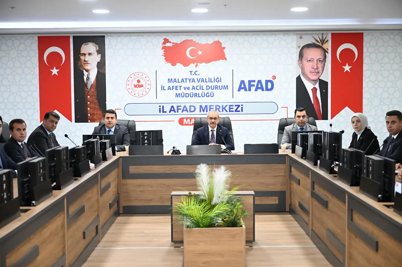 Malatya'da kırsal konutlar betonarme yapılar istişare toplantısı düzenlendi Malatya'da kırsal konutlar betonarme yapılar istişare toplantısı düzenlendi