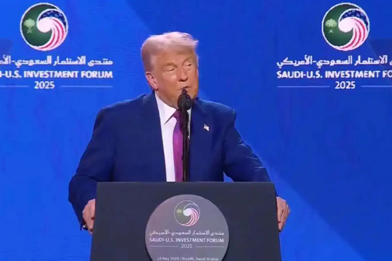 ترامپ راگەیاند کە ئەمریکا سزاکانی سەر سوریا هەڵدەگرێت ترامپ راگەیاند کە ئەمریکا سزاکانی سەر سوریا هەڵدەگرێت