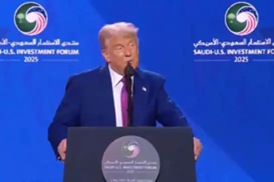 ترامپ راگەیاند کە ئەمریکا سزاکانی سەر سوریا هەڵدەگرێت