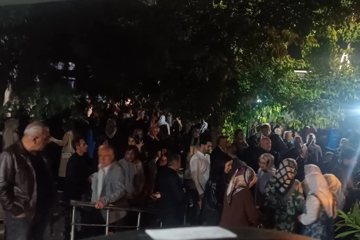 Siirt’ten kutsal yolculuk başladı: 92 hacı adayı dualarla uğurlandı Siirt’ten kutsal yolculuk başladı: 92 hacı adayı dualarla uğurlandı
