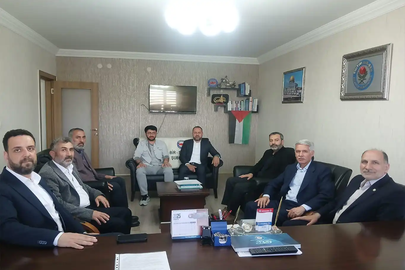HÜDA PAR Bingöl İl Başkanı Refik Alpaya'dan STK’lara ziyaret HÜDA PAR Bingöl İl Başkanı Refik Alpaya'dan STK’lara ziyaret