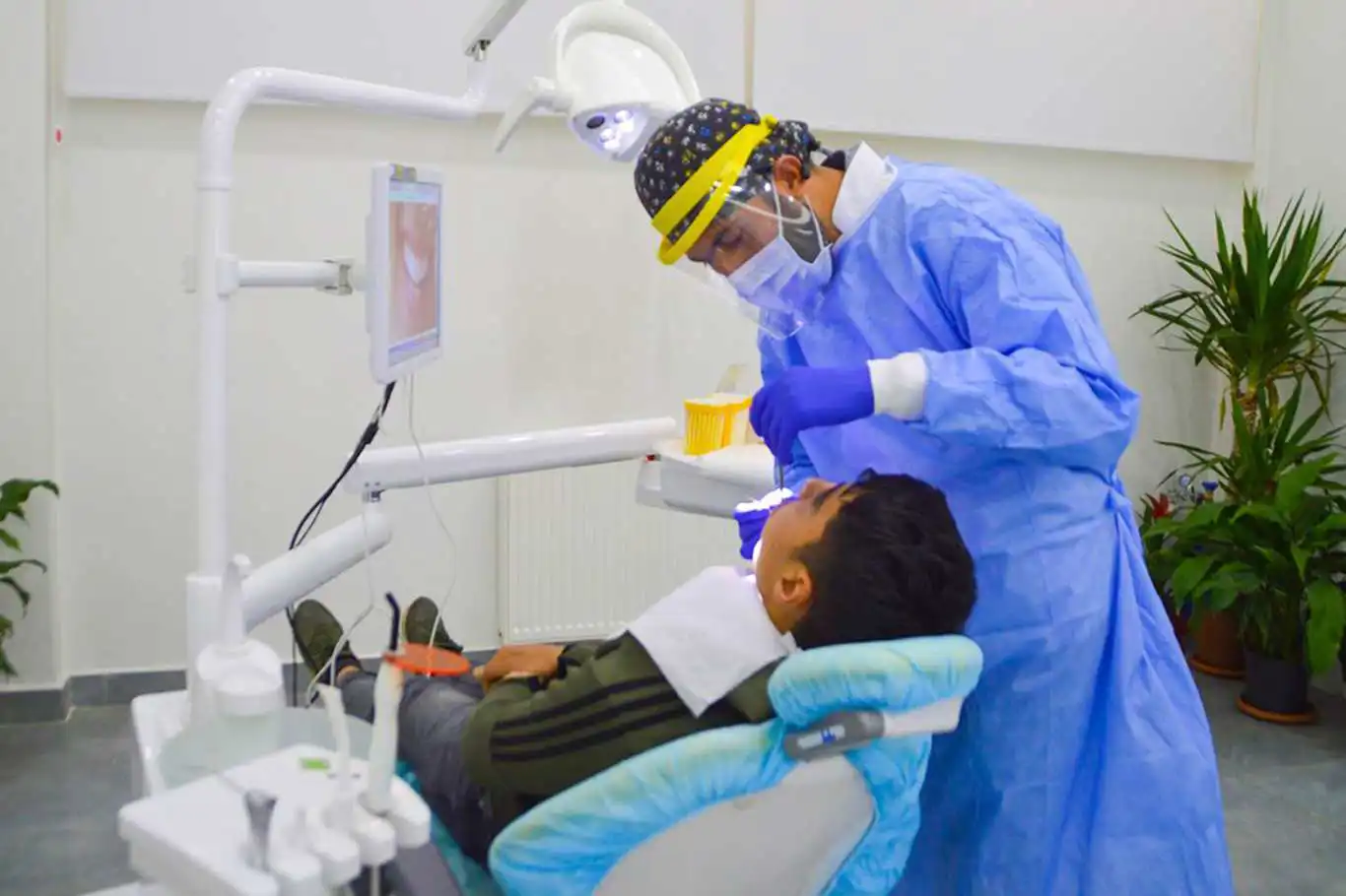 Ağız ve diş sağlığı için şekerli gıdalardan sonra kazein içeren ürünler tüketin Ağız ve diş sağlığı için şekerli gıdalardan sonra kazein içeren ürünler tüketin