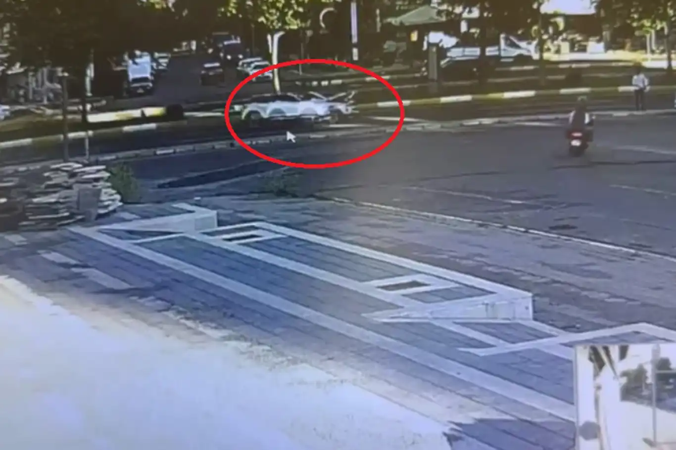 Lise öğrencisi kızın hayatını kaybettiği kazanın kamera görüntüleri ortaya çıktı Lise öğrencisi kızın hayatını kaybettiği kazanın kamera görüntüleri ortaya çıktı