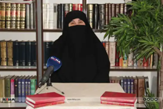 الكاتبة دمير: الأسرة هي ضمان لكل من الأمان والنسل