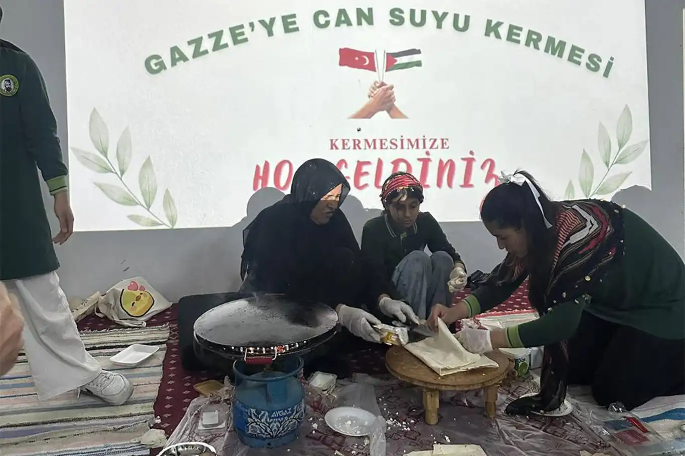 Ortaokul öğrencilerinden Gazze’ye destek kermesi