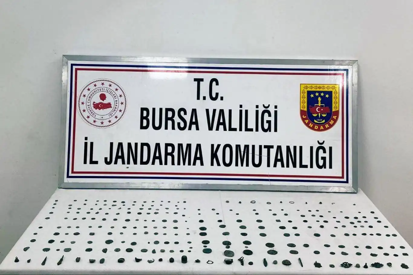 Bursa'da tarih eser operasyonunda 222 sikke ele geçirildi