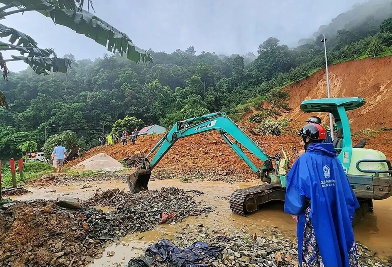 Vietnam'da baraj inşaatında heyelan: 5 ölü Vietnam'da baraj inşaatında heyelan: 5 ölü