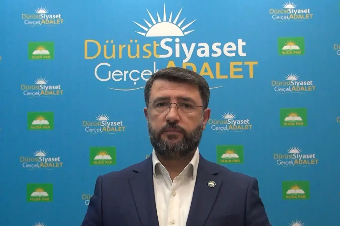 HÜDA PAR Adana İl Başkanı Beyazçiçek: Adana sineklerle değil, hizmetle gündeme gelsin HÜDA PAR Adana İl Başkanı Beyazçiçek: Adana sineklerle değil, hizmetle gündeme gelsin