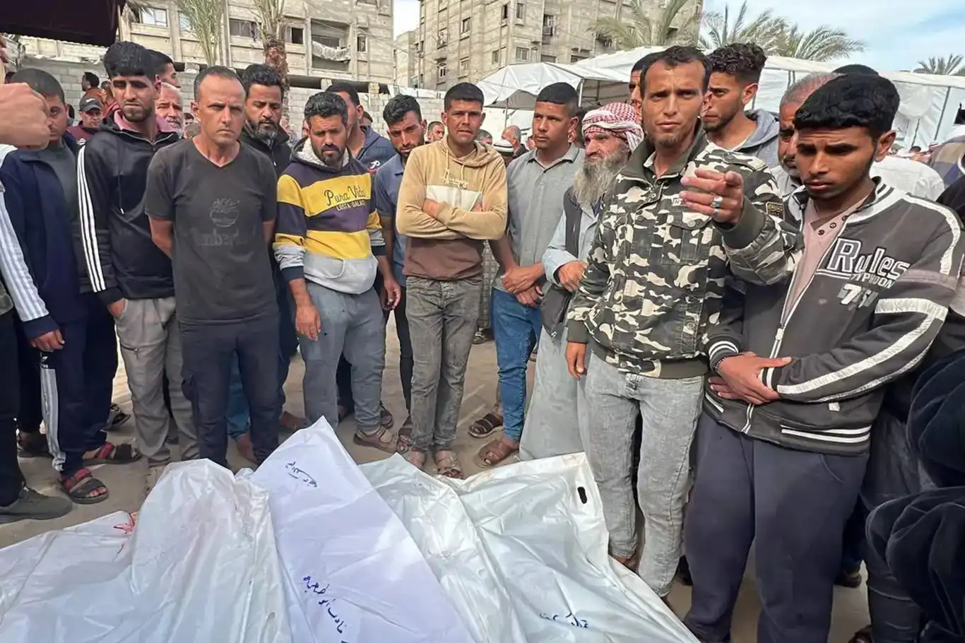 کشتار جدید در جبالیا و بیتلاهیا: حداقل ۱۰۰ شهید، زخمی و مفقود کشتار جدید در جبالیا و بیتلاهیا: حداقل ۱۰۰ شهید، زخمی و مفقود
