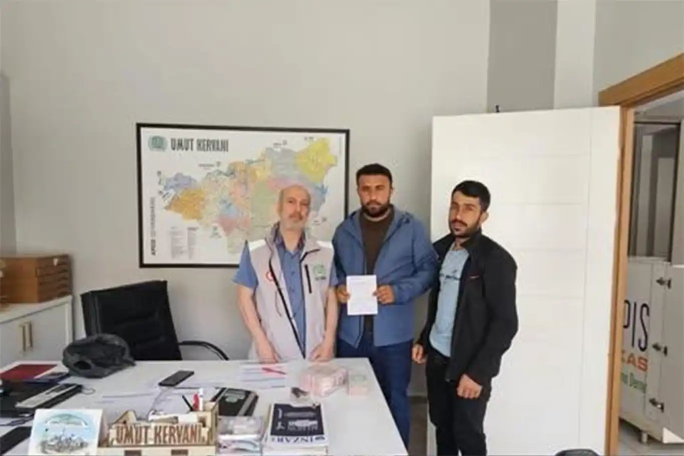 Topladıkları 250 bin TL'yi Gazze için bağışladılar Topladıkları 250 bin TL'yi Gazze için bağışladılar