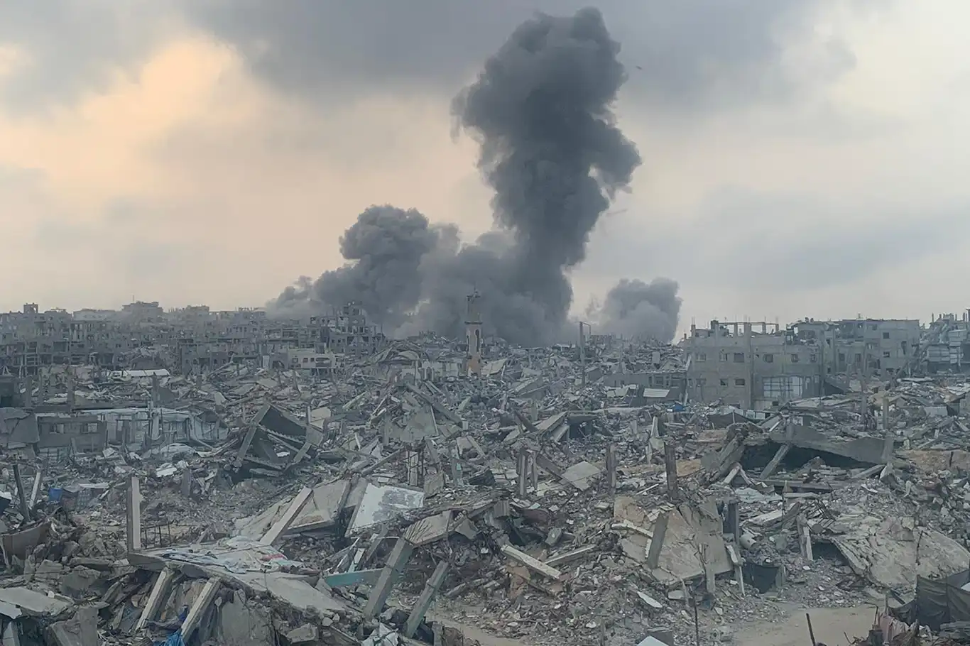 Gazze Hükümeti: Son 48 saatte 200'den fazla şehit, 300 bin kişi zorla yerinden edildi Gazze Hükümeti: Son 48 saatte 200'den fazla şehit, 300 bin kişi zorla yerinden edildi