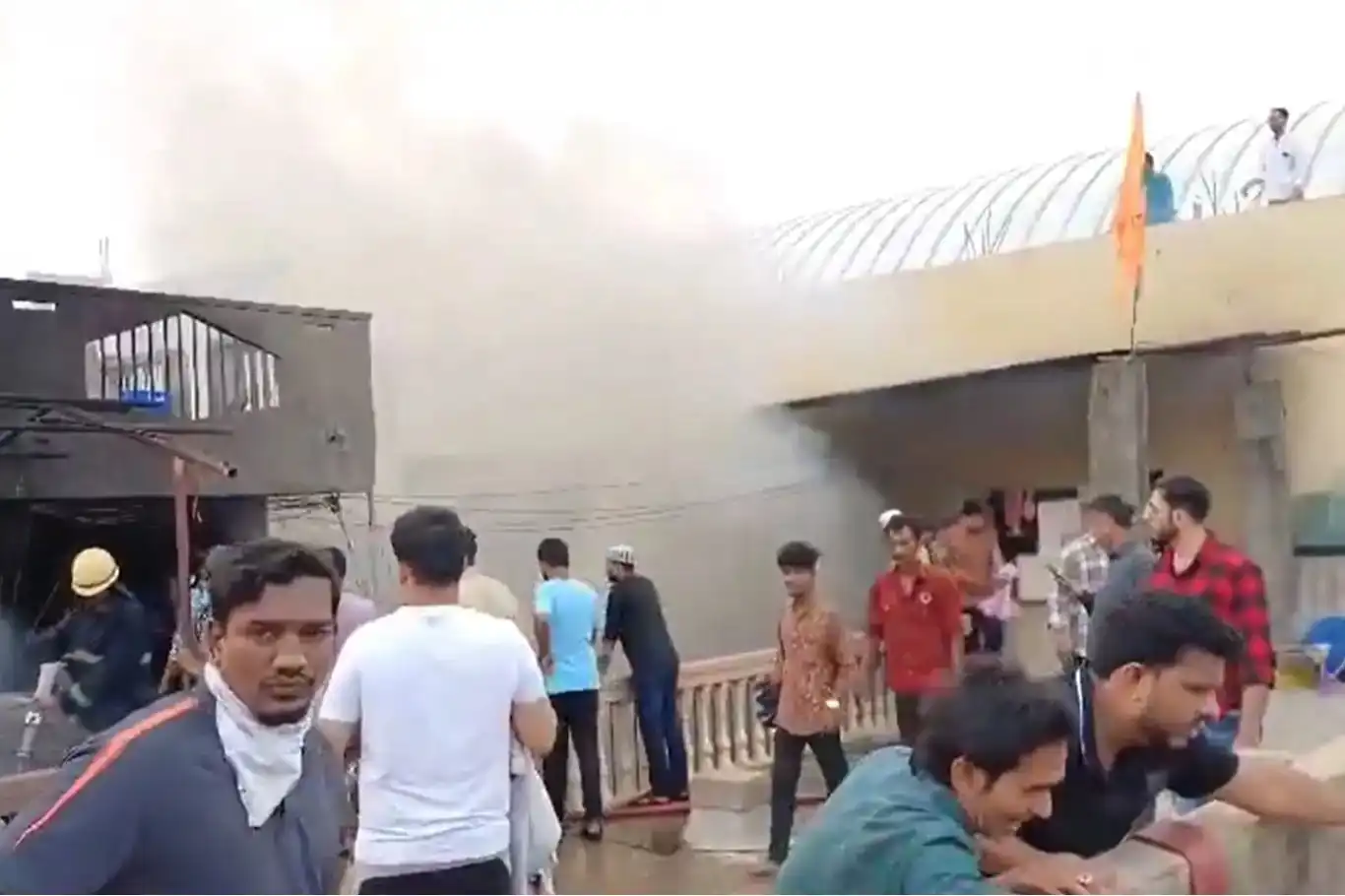 لە هیندستان بەهۆی دەرکەوتنی ئاگر ١٧ کەس مردن لە هیندستان بەهۆی دەرکەوتنی ئاگر ١٧ کەس مردن