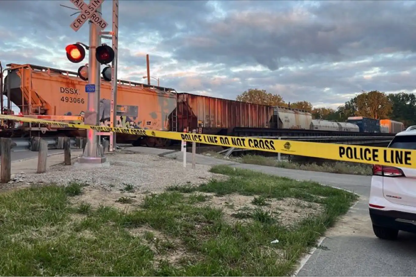 ABD'de tren yayalara çarptı: 2 ölü bir kayıp ABD'de tren yayalara çarptı: 2 ölü bir kayıp