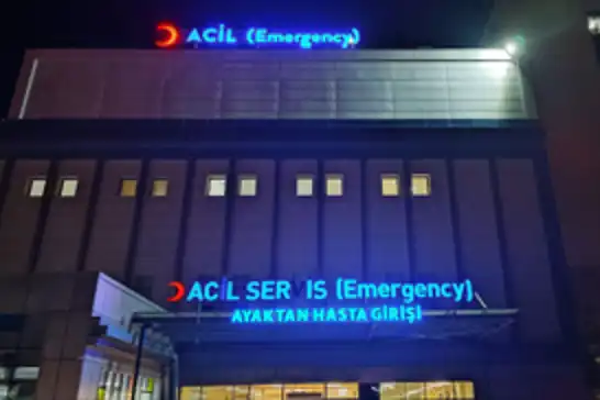 Kamyonet ile motosiklet çarpıştı: 1 yaralı