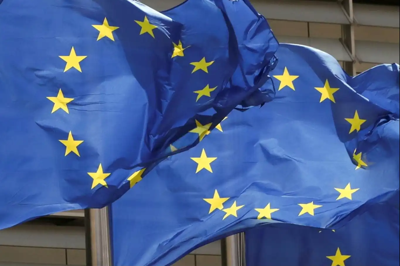 EU slashes growth forecast to 1.1% for 2025 amid U.S. tariffs, trade tensions EU slashes growth forecast to 1.1% for 2025 amid U.S. tariffs, trade tensions