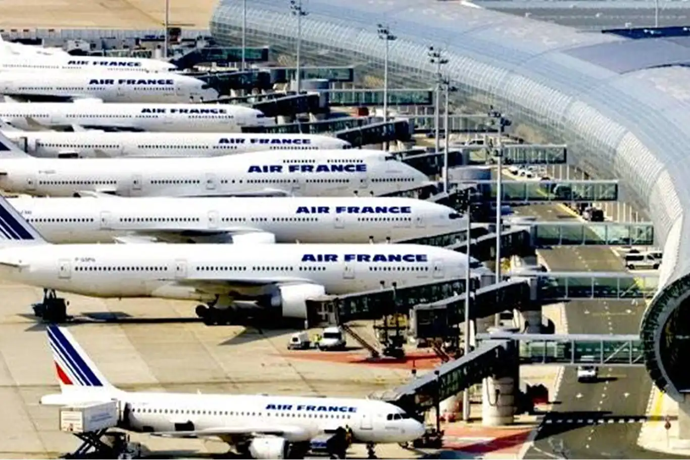 Paris-Orly Airport operations resume after major air traffic control failure Paris-Orly Airport operations resume after major air traffic control failure