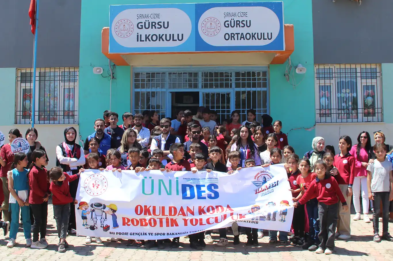 Şırnak’ta köy okulları robotik kodlama ile buluştu Şırnak’ta köy okulları robotik kodlama ile buluştu