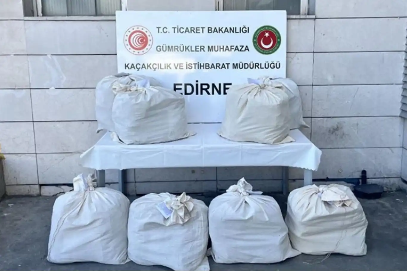 Kapıkule Sınır Kapısı'nda 87 kilo uyuşturucu ele geçirildi Kapıkule Sınır Kapısı'nda 87 kilo uyuşturucu ele geçirildi