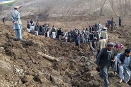 Afganistan heyelan: 20 ev yıkıldı
