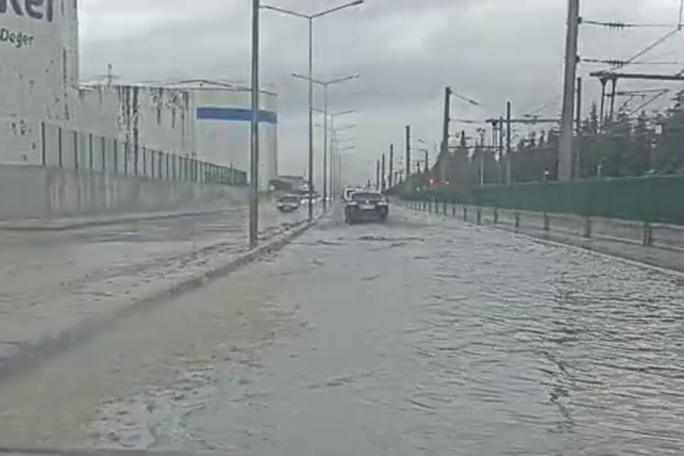 Li Meletîyê piştî barana gurr cedde û kolan di bin avê de man Li Meletîyê piştî barana gurr cedde û kolan di bin avê de man