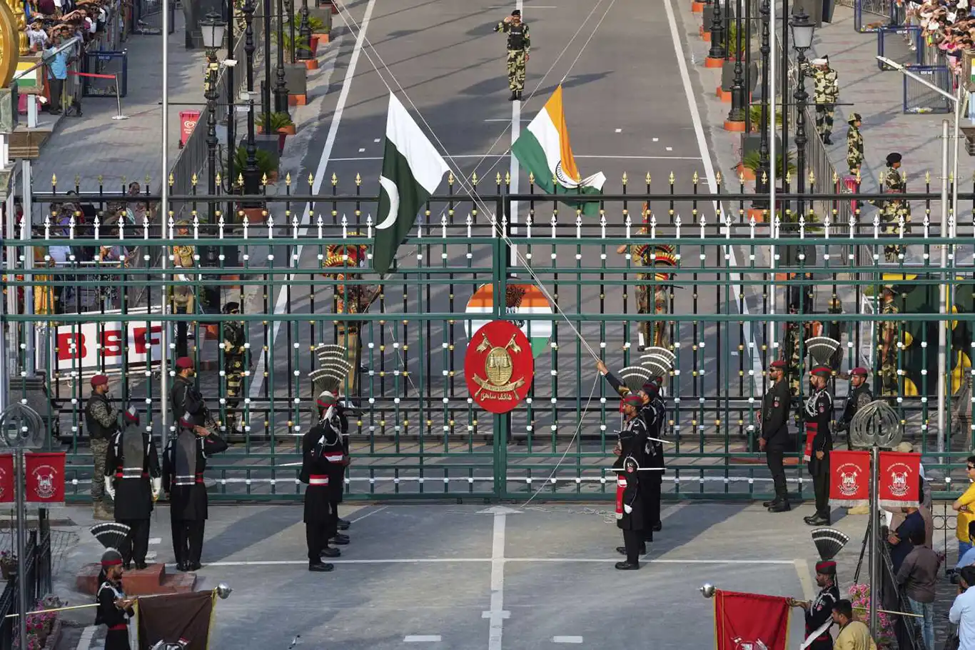 Pakistan ve Hindistan askerlerini geri çekme konusunda anlaştı Pakistan ve Hindistan askerlerini geri çekme konusunda anlaştı