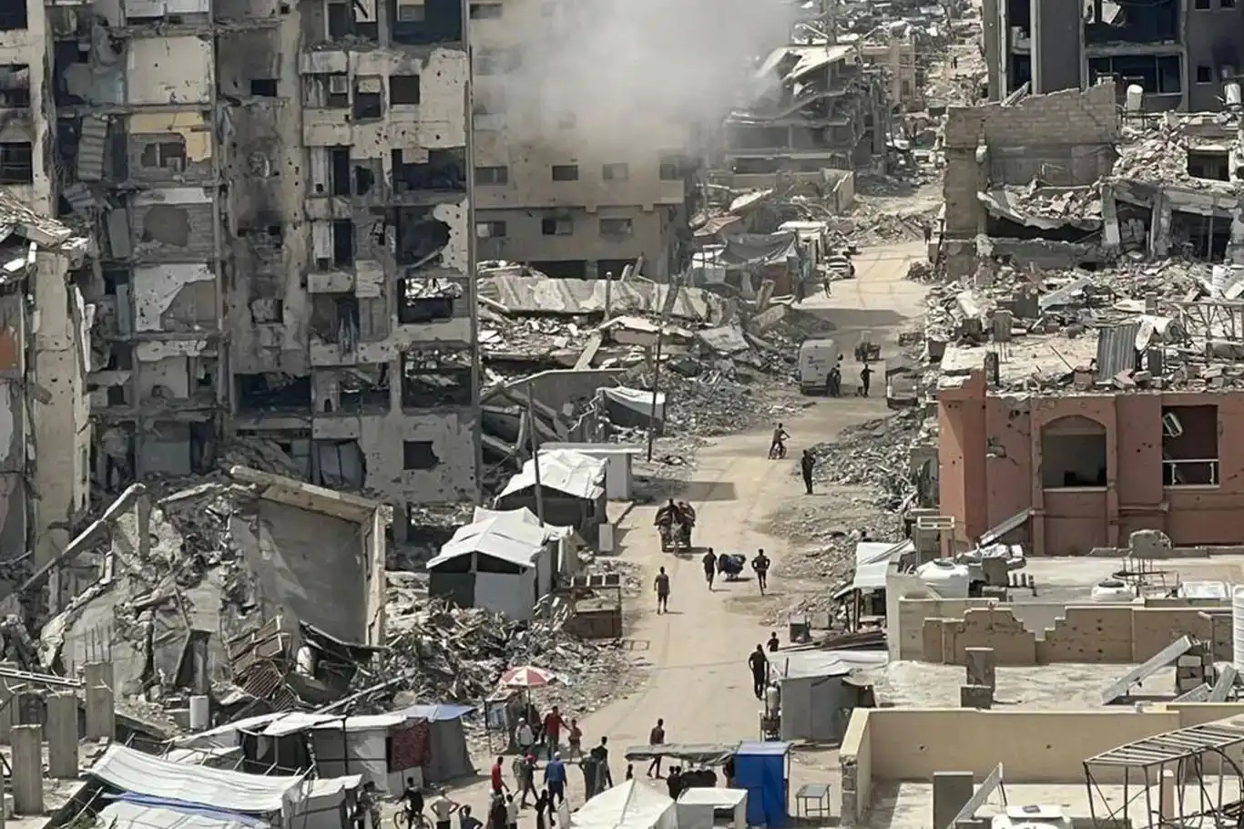 عدوان صهيوني جديد .. هجوم غير مسبوق يستهدف خانيونس ومحيطها عدوان صهيوني جديد .. هجوم غير مسبوق يستهدف خانيونس ومحيطها