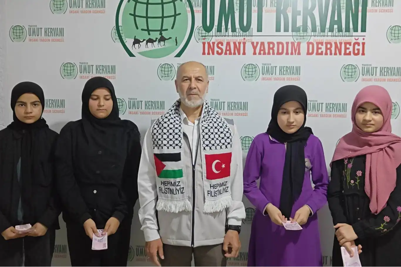 Tarsus’ta imam hatip öğrencilerinden Filistin’e anlamlı destek Tarsus’ta imam hatip öğrencilerinden Filistin’e anlamlı destek