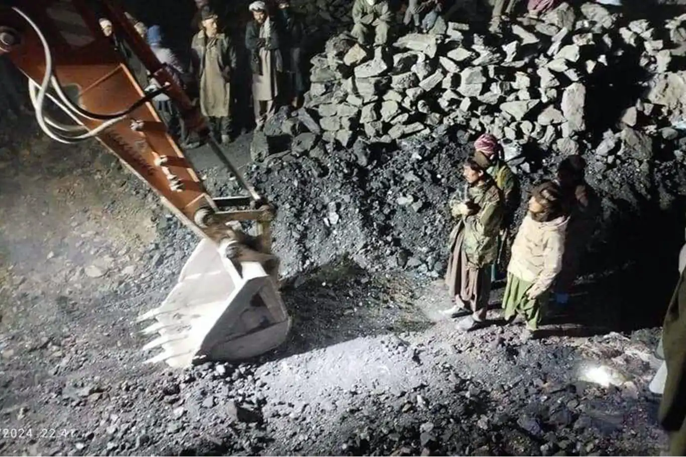 Afganistan'da kömür madeni patlaması: 7 ölü Afganistan'da kömür madeni patlaması: 7 ölü