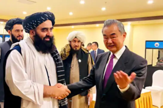 Çin Dışişleri Bakanı, Pekin'de Afganistan Dışişleri Bakanı ile görüştü
