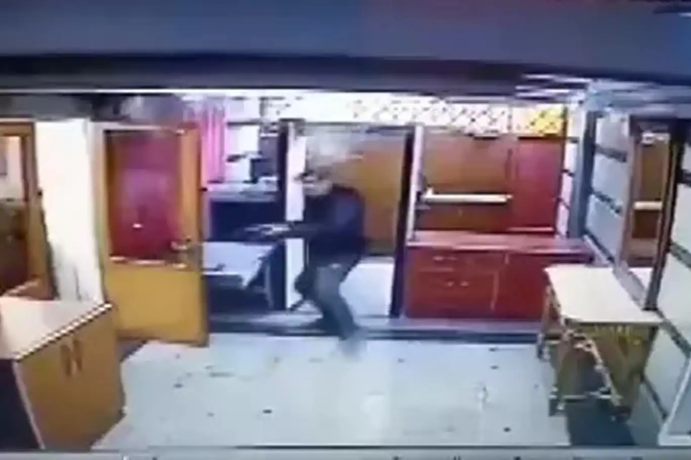 İran, elçilik saldırısı failini idam etti İran, elçilik saldırısı failini idam etti