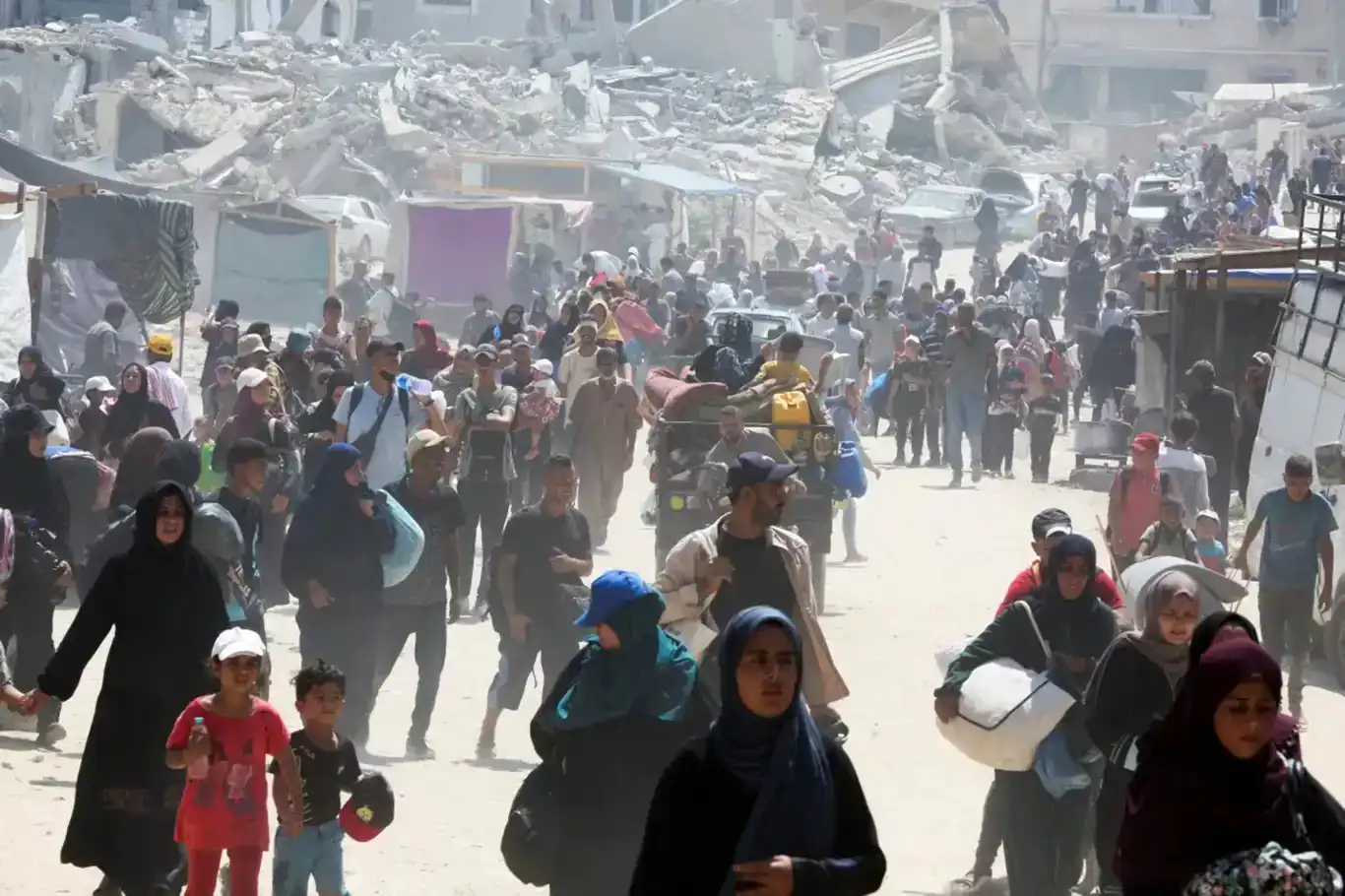 Artêşa îşxalê sîvîlên li bakurê Xezzeyê bi zorê dide koçkirin Artêşa îşxalê sîvîlên li bakurê Xezzeyê bi zorê dide koçkirin