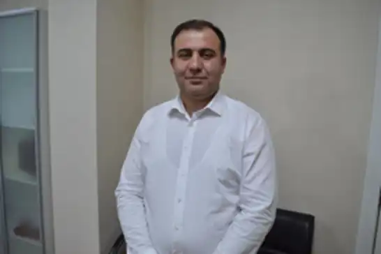 "Gençler okusun" diye geldi, Gazzeli çocuklar için bağış yaptı