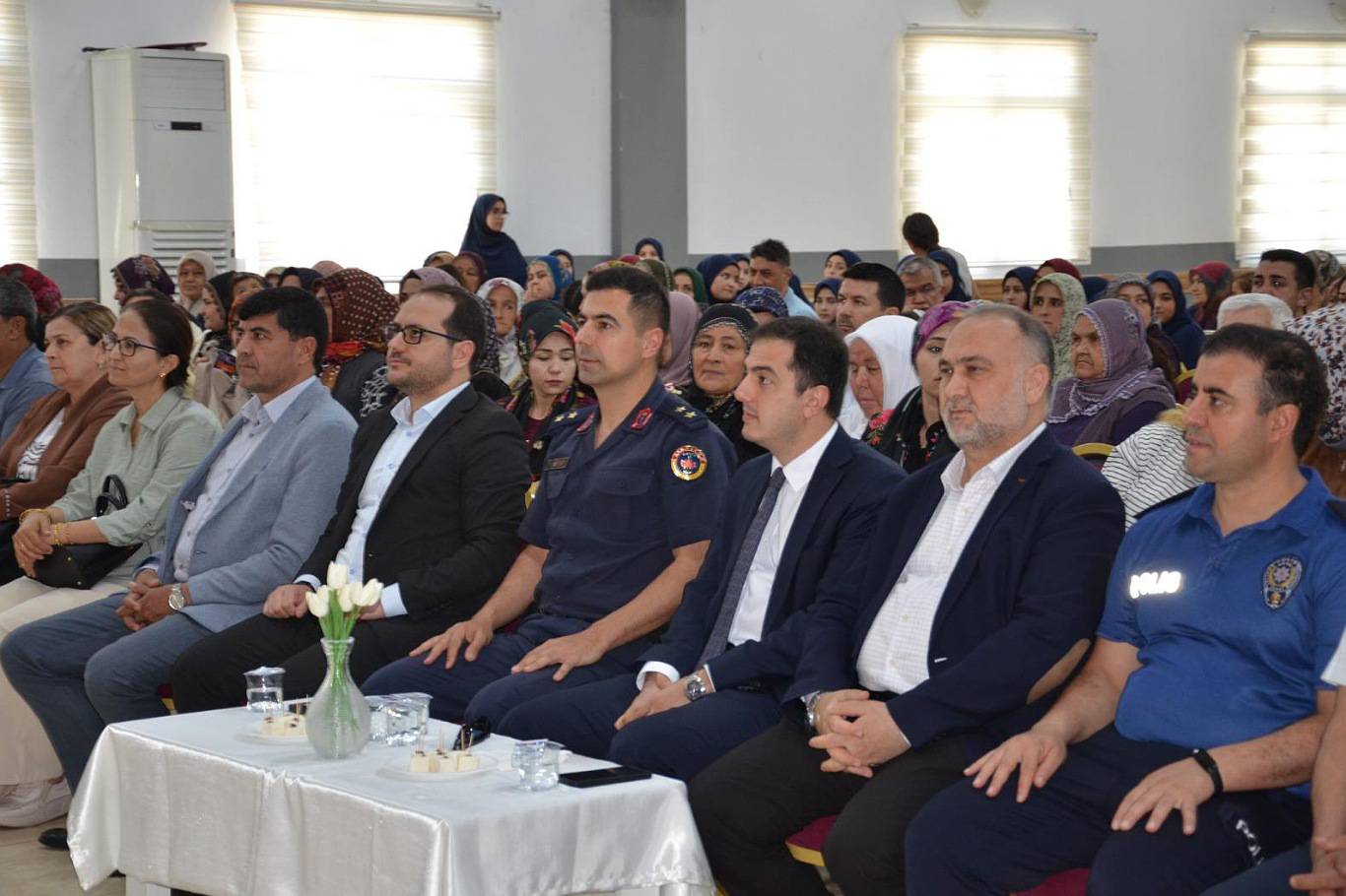 Adana'da 4-6 yaş Kur'an kursları yıl sonu programı düzenlendi Adana'da 4-6 yaş Kur'an kursları yıl sonu programı düzenlendi