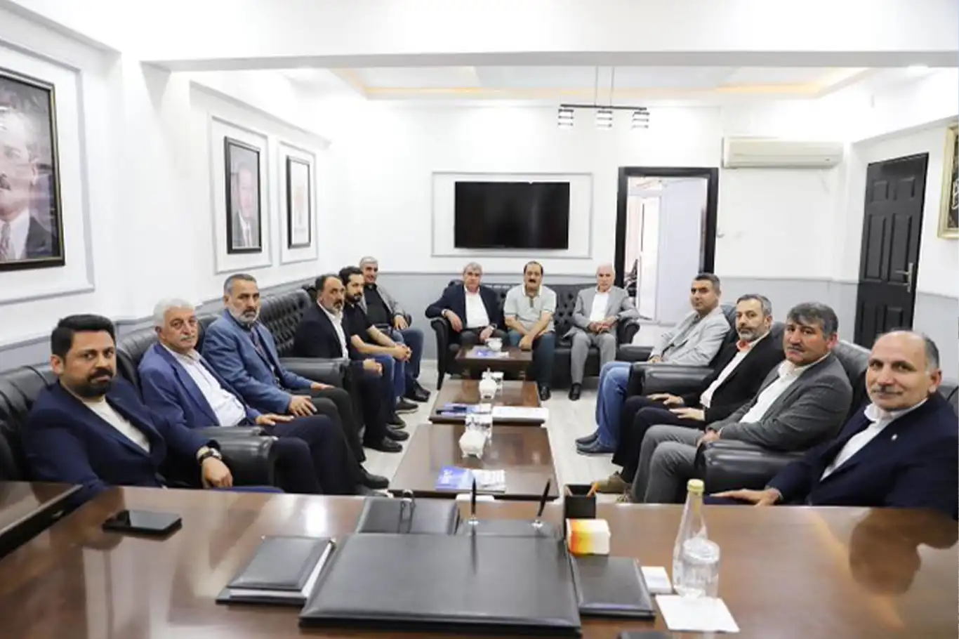 HÜDA PAR "Ailenin Korunması" yasa teklifi için bilgilendirme çalışmalarını sürdürüyor HÜDA PAR "Ailenin Korunması" yasa teklifi için bilgilendirme çalışmalarını sürdürüyor