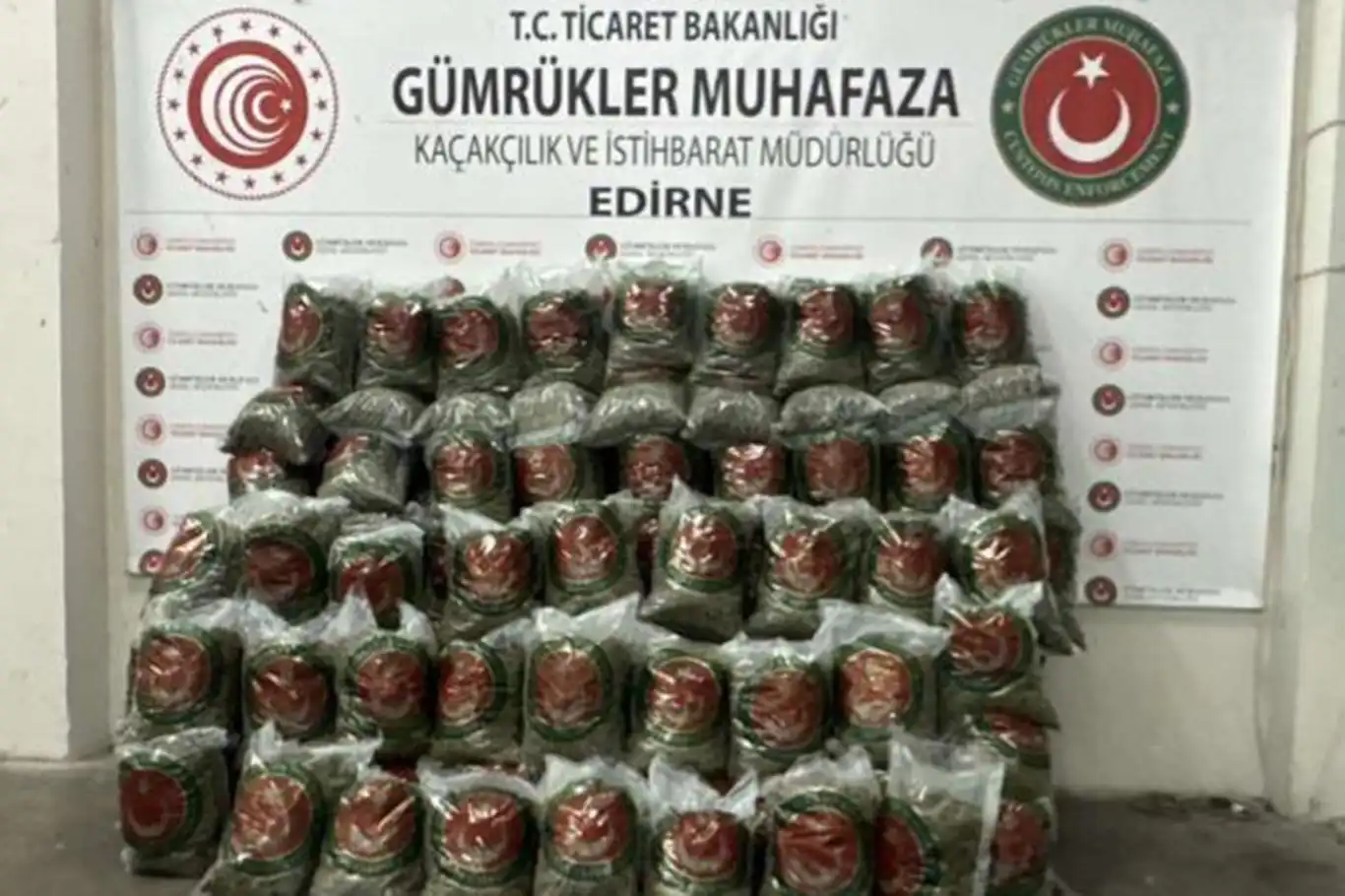 Kapıkule Sınır Kapısı'nda 382 kilogram uyuşturucu ele geçirildi Kapıkule Sınır Kapısı'nda 382 kilogram uyuşturucu ele geçirildi